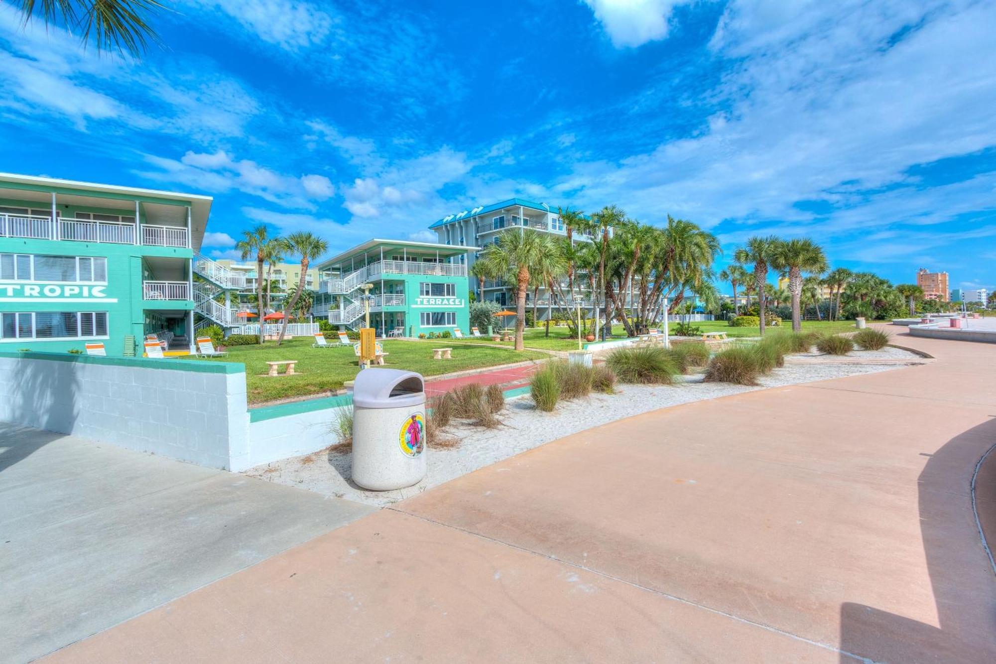Tropic Terrace #41 - Beachfront Resort St. Pete Beach Exterior photo